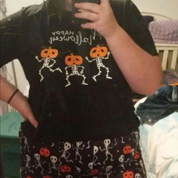 Halloween theme PJ set. - Picture 10 of 15